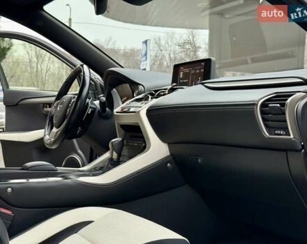 Білий Лексус НХ, об'ємом двигуна 2 л та пробігом 30 тис. км за 25800 $, фото 30 на Automoto.ua