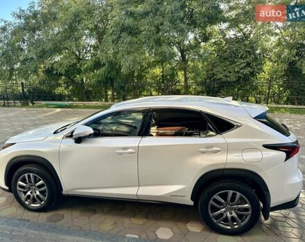 Білий Лексус НХ, об'ємом двигуна 2.49 л та пробігом 49 тис. км за 40500 $, фото 1 на Automoto.ua