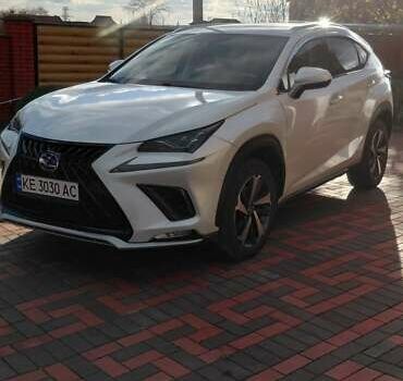 Белый Лексус НХ, объемом двигателя 2.49 л и пробегом 38 тыс. км за 39900 $, фото 3 на Automoto.ua