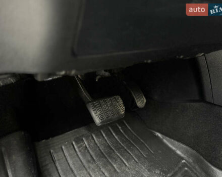 Белый Лексус НХ, объемом двигателя 2 л и пробегом 63 тыс. км за 28250 $, фото 26 на Automoto.ua