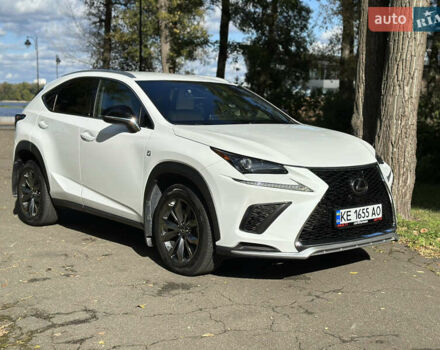 Белый Лексус НХ, объемом двигателя 2 л и пробегом 30 тыс. км за 25500 $, фото 6 на Automoto.ua
