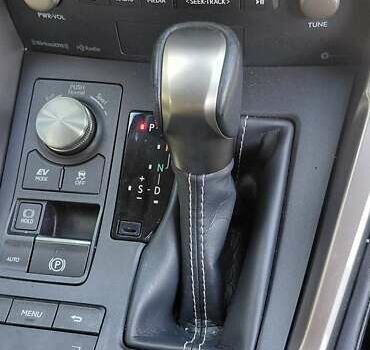 Белый Лексус НХ, объемом двигателя 2.49 л и пробегом 38 тыс. км за 39900 $, фото 24 на Automoto.ua