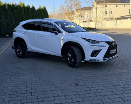 Белый Лексус НХ, объемом двигателя 2 л и пробегом 88 тыс. км за 32000 $, фото 2 на Automoto.ua