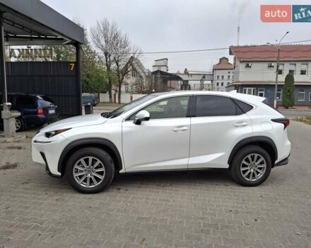 Белый Лексус НХ, объемом двигателя 2 л и пробегом 19 тыс. км за 34900 $, фото 2 на Automoto.ua