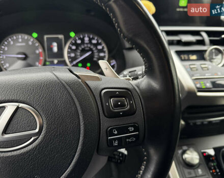 Белый Лексус НХ, объемом двигателя 2 л и пробегом 63 тыс. км за 28250 $, фото 30 на Automoto.ua