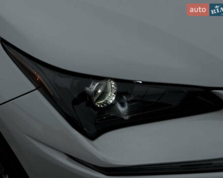 Белый Лексус НХ, объемом двигателя 2 л и пробегом 63 тыс. км за 28250 $, фото 13 на Automoto.ua