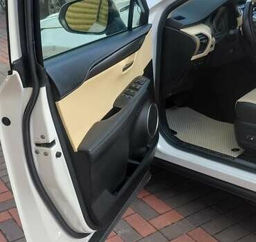 Белый Лексус НХ, объемом двигателя 2.49 л и пробегом 38 тыс. км за 39900 $, фото 36 на Automoto.ua