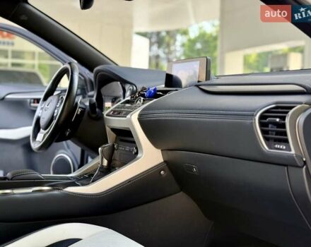 Белый Лексус НХ, объемом двигателя 2 л и пробегом 30 тыс. км за 25900 $, фото 32 на Automoto.ua