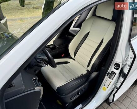 Белый Лексус НХ, объемом двигателя 2 л и пробегом 30 тыс. км за 25900 $, фото 24 на Automoto.ua