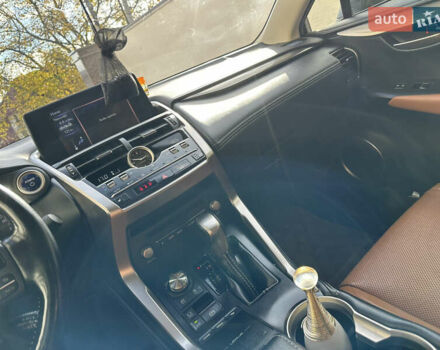 Белый Лексус НХ, объемом двигателя 2.49 л и пробегом 90 тыс. км за 38500 $, фото 42 на Automoto.ua