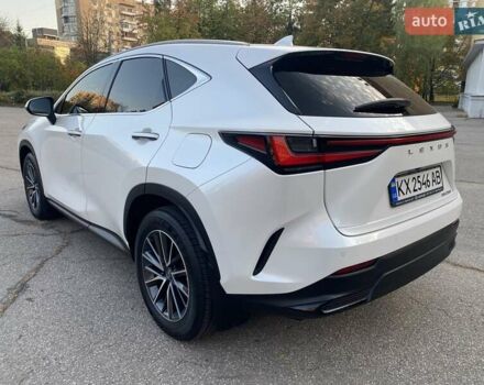 Білий Лексус НХ, об'ємом двигуна 2.49 л та пробігом 23 тис. км за 44700 $, фото 7 на Automoto.ua