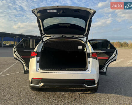 Лексус НХ 2021 у Дніпро (Дніпропетровську) на Automoto.ua Білий Лексус НХ, об'ємом двигуна 2.49 л та пробігом 21 тис. км за 40000 $, фото 14 на Automoto.ua