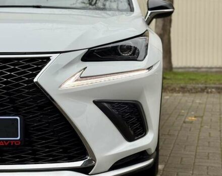 Белый Лексус НХ, объемом двигателя 2 л и пробегом 30 тыс. км за 25700 $, фото 6 на Automoto.ua