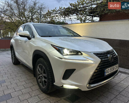 Белый Лексус НХ, объемом двигателя 2.49 л и пробегом 90 тыс. км за 38500 $, фото 5 на Automoto.ua