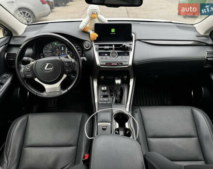 Белый Лексус НХ, объемом двигателя 2 л и пробегом 63 тыс. км за 28250 $, фото 41 на Automoto.ua