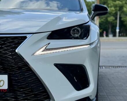 Белый Лексус НХ, объемом двигателя 2 л и пробегом 30 тыс. км за 25900 $, фото 6 на Automoto.ua