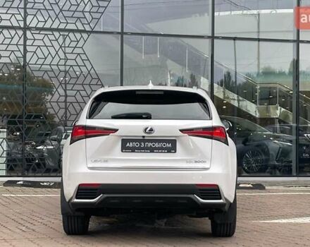 Лексус НХ 2021 в Киеве на Automoto.ua Белый Лексус НХ, объемом двигателя 2.49 л и пробегом 50 тыс. км за 38781 $, фото 3 на Automoto.ua