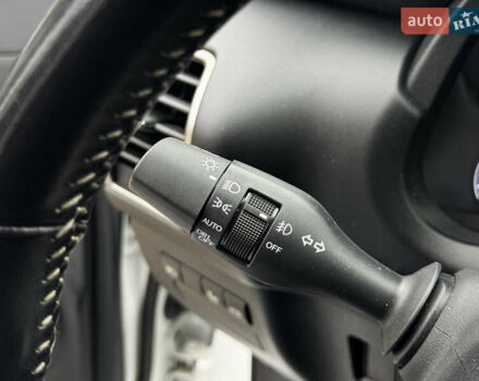 Белый Лексус НХ, объемом двигателя 2 л и пробегом 63 тыс. км за 28250 $, фото 31 на Automoto.ua