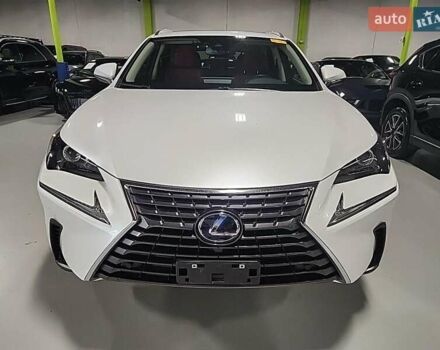 Білий Лексус НХ, об'ємом двигуна 2.5 л та пробігом 45 тис. км за 30000 $, фото 1 на Automoto.ua