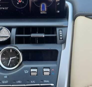 Белый Лексус НХ, объемом двигателя 2.49 л и пробегом 38 тыс. км за 39900 $, фото 28 на Automoto.ua