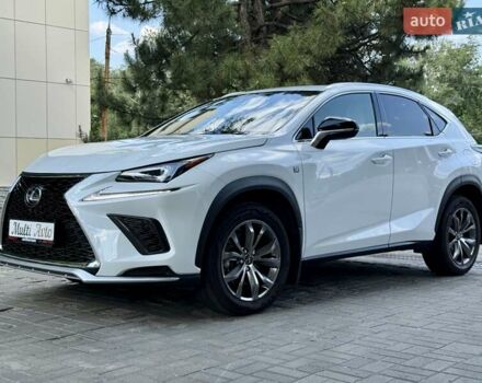 Белый Лексус НХ, объемом двигателя 2 л и пробегом 30 тыс. км за 25900 $, фото 2 на Automoto.ua