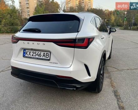 Білий Лексус НХ, об'ємом двигуна 2.49 л та пробігом 23 тис. км за 44700 $, фото 5 на Automoto.ua