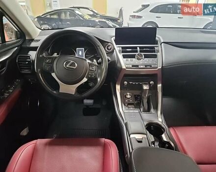 Білий Лексус НХ, об'ємом двигуна 2.5 л та пробігом 45 тис. км за 30000 $, фото 7 на Automoto.ua