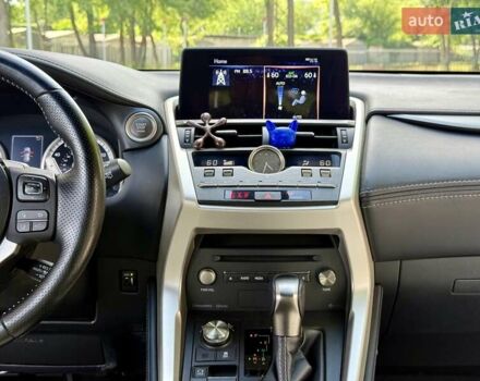 Белый Лексус НХ, объемом двигателя 2 л и пробегом 30 тыс. км за 25900 $, фото 30 на Automoto.ua