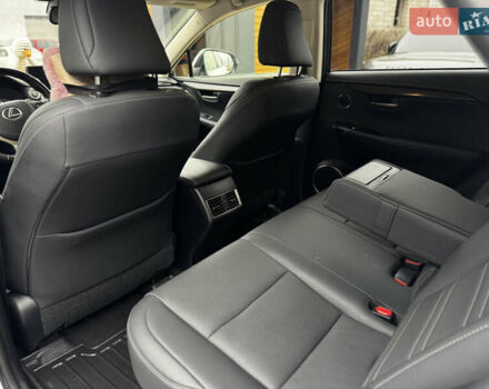 Белый Лексус НХ, объемом двигателя 2 л и пробегом 63 тыс. км за 28250 $, фото 39 на Automoto.ua