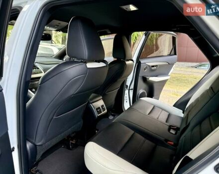 Белый Лексус НХ, объемом двигателя 2 л и пробегом 30 тыс. км за 25900 $, фото 25 на Automoto.ua