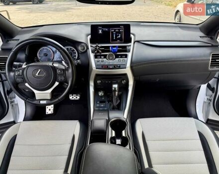 Белый Лексус НХ, объемом двигателя 2 л и пробегом 30 тыс. км за 25900 $, фото 26 на Automoto.ua