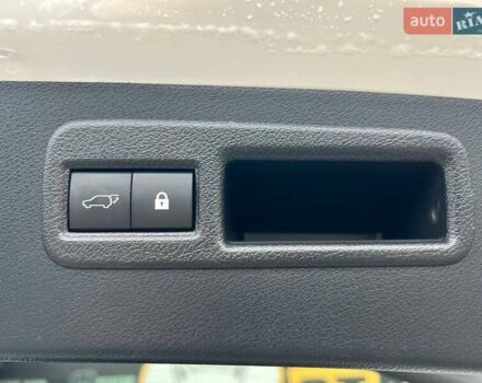 Белый Лексус НХ, объемом двигателя 2 л и пробегом 23 тыс. км за 32000 $, фото 11 на Automoto.ua