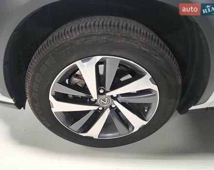 Білий Лексус НХ, об'ємом двигуна 2.5 л та пробігом 45 тис. км за 30000 $, фото 10 на Automoto.ua