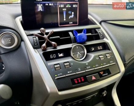 Білий Лексус НХ, об'ємом двигуна 2 л та пробігом 30 тис. км за 26300 $, фото 35 на Automoto.ua