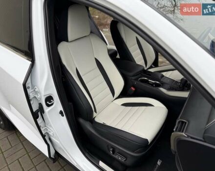 Білий Лексус НХ, об'ємом двигуна 2 л та пробігом 30 тис. км за 25800 $, фото 31 на Automoto.ua