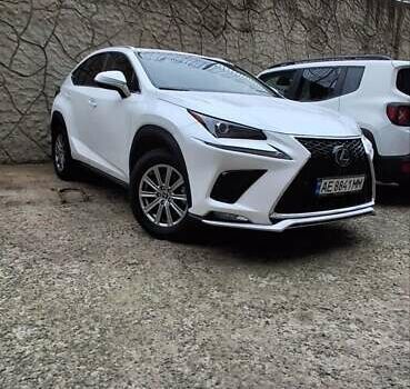 Білий Лексус НХ, об'ємом двигуна 2 л та пробігом 52 тис. км за 30700 $, фото 3 на Automoto.ua
