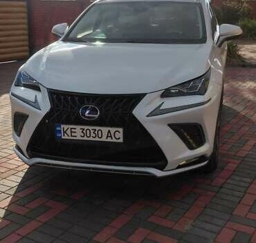 Белый Лексус НХ, объемом двигателя 2.49 л и пробегом 38 тыс. км за 39900 $, фото 2 на Automoto.ua
