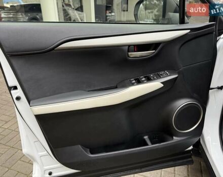 Білий Лексус НХ, об'ємом двигуна 2 л та пробігом 30 тис. км за 25800 $, фото 20 на Automoto.ua