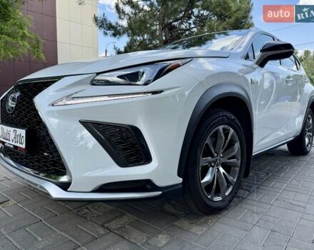 Белый Лексус НХ, объемом двигателя 2 л и пробегом 30 тыс. км за 25900 $, фото 4 на Automoto.ua