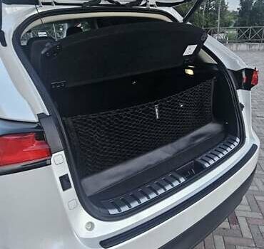 Білий Лексус НХ, об'ємом двигуна 2 л та пробігом 58 тис. км за 32000 $, фото 30 на Automoto.ua