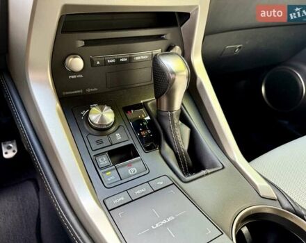 Білий Лексус НХ, об'ємом двигуна 2 л та пробігом 30 тис. км за 26300 $, фото 34 на Automoto.ua
