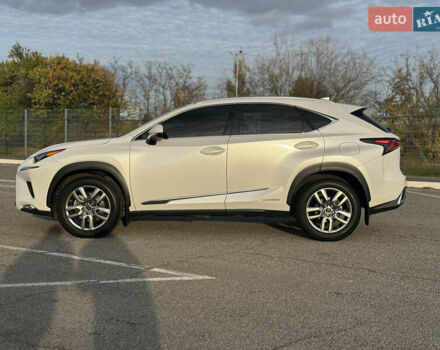 Лексус НХ 2021 у Дніпро (Дніпропетровську) на Automoto.ua Білий Лексус НХ, об'ємом двигуна 2.49 л та пробігом 21 тис. км за 40000 $, фото 1 на Automoto.ua