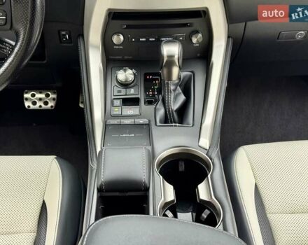 Білий Лексус НХ, об'ємом двигуна 2 л та пробігом 30 тис. км за 25800 $, фото 27 на Automoto.ua