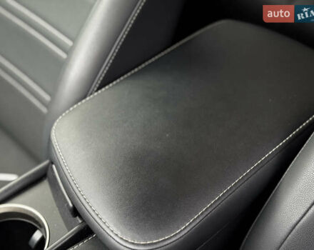 Белый Лексус НХ, объемом двигателя 2 л и пробегом 63 тыс. км за 28250 $, фото 35 на Automoto.ua