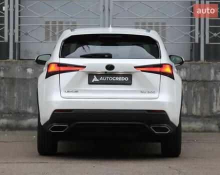 Білий Лексус НХ, об'ємом двигуна 2 л та пробігом 118 тис. км за 35900 $, фото 5 на Automoto.ua