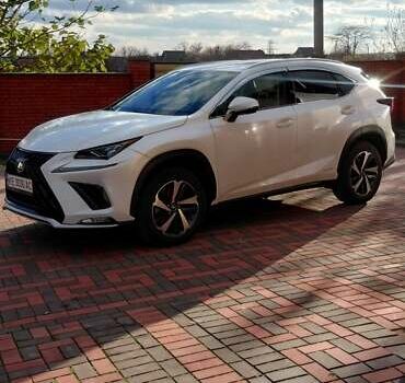 Белый Лексус НХ, объемом двигателя 2.49 л и пробегом 38 тыс. км за 39900 $, фото 5 на Automoto.ua