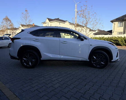 Белый Лексус НХ, объемом двигателя 2 л и пробегом 88 тыс. км за 32000 $, фото 5 на Automoto.ua