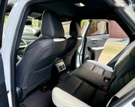 Белый Лексус НХ, объемом двигателя 2 л и пробегом 30 тыс. км за 26300 $, фото 25 на Automoto.ua