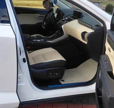 Белый Лексус НХ, объемом двигателя 2.49 л и пробегом 38 тыс. км за 39900 $, фото 19 на Automoto.ua