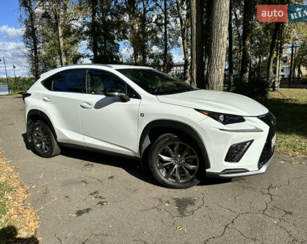 Белый Лексус НХ, объемом двигателя 2 л и пробегом 30 тыс. км за 25500 $, фото 4 на Automoto.ua